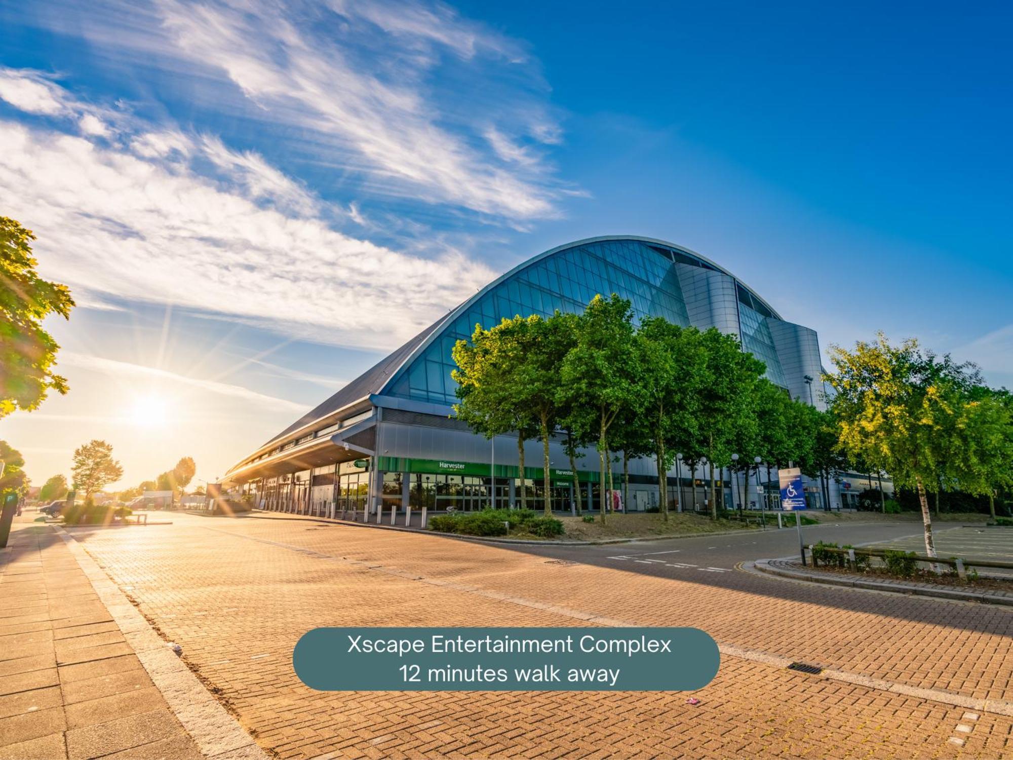 Penthouse Apartment - City Centre - Secure Parking, Balcony, Self-Check-In, Fast Wifi And Smart Tv With Netflix By Yoko Property Milton Keynes Dış mekan fotoğraf