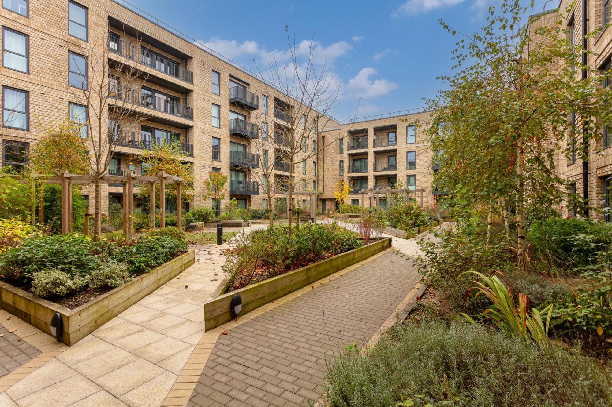 Penthouse Apartment - City Centre - Secure Parking, Balcony, Self-Check-In, Fast Wifi And Smart Tv With Netflix By Yoko Property Milton Keynes Dış mekan fotoğraf