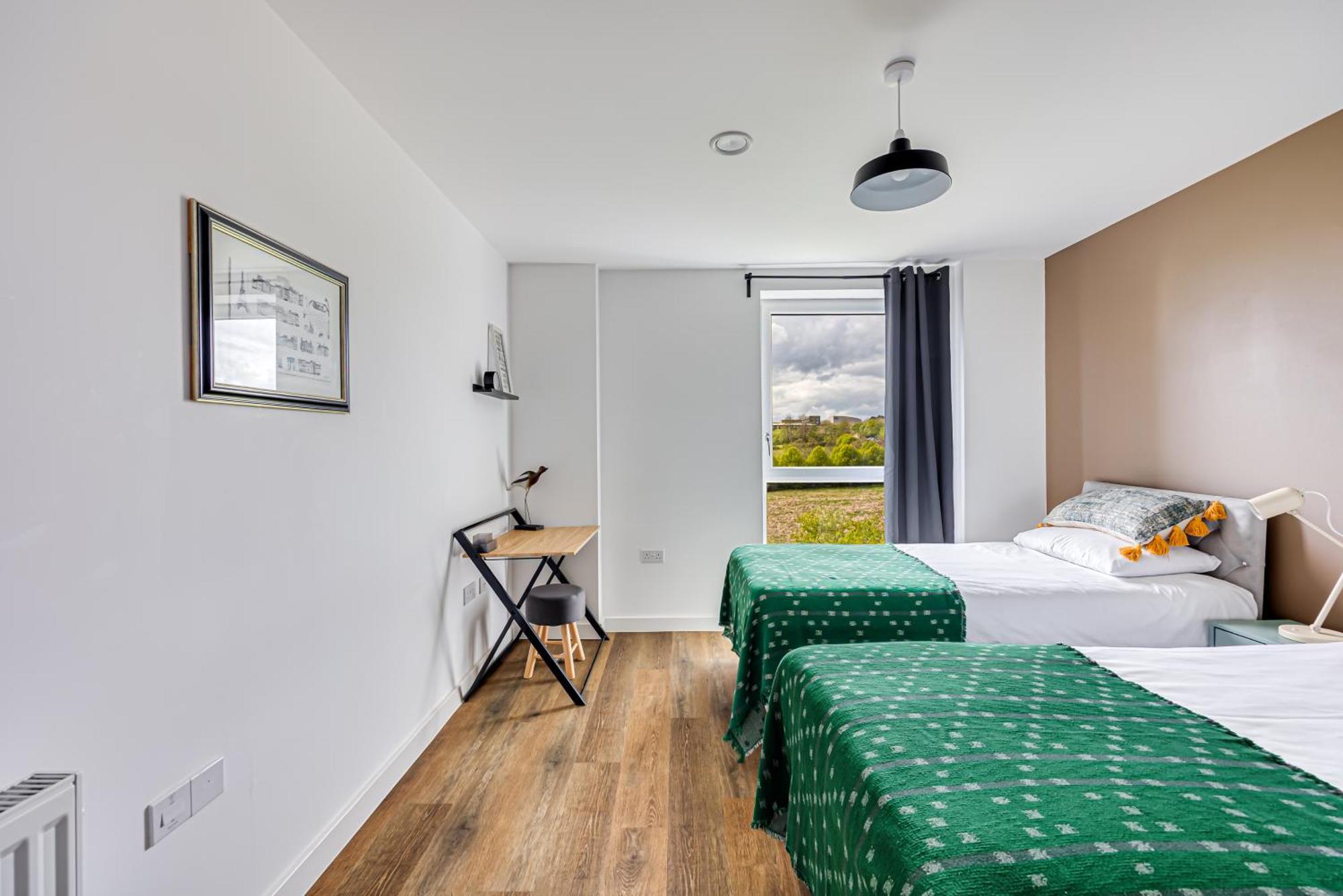 Penthouse Apartment - City Centre - Secure Parking, Balcony, Self-Check-In, Fast Wifi And Smart Tv With Netflix By Yoko Property Milton Keynes Dış mekan fotoğraf