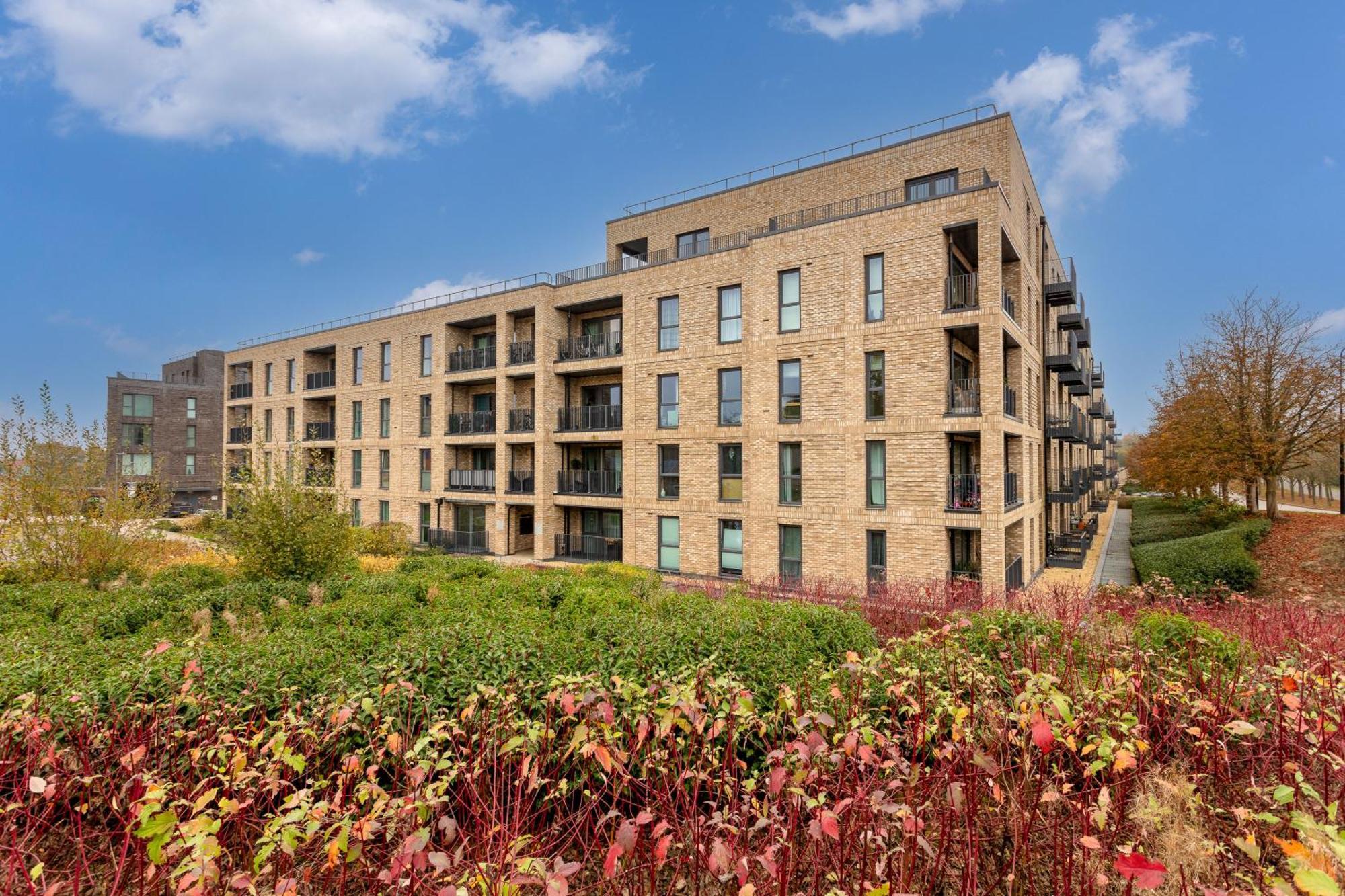 Penthouse Apartment - City Centre - Secure Parking, Balcony, Self-Check-In, Fast Wifi And Smart Tv With Netflix By Yoko Property Milton Keynes Dış mekan fotoğraf