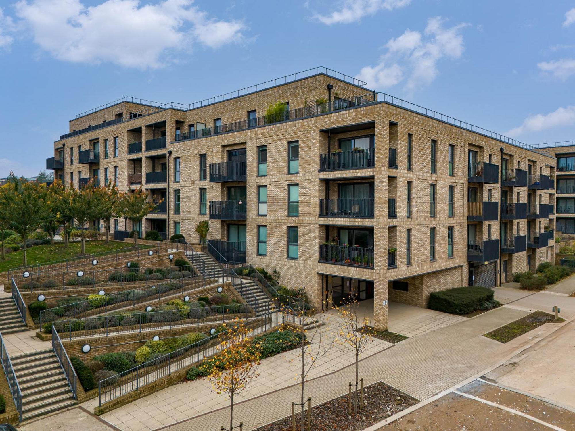 Penthouse Apartment - City Centre - Secure Parking, Balcony, Self-Check-In, Fast Wifi And Smart Tv With Netflix By Yoko Property Milton Keynes Dış mekan fotoğraf
