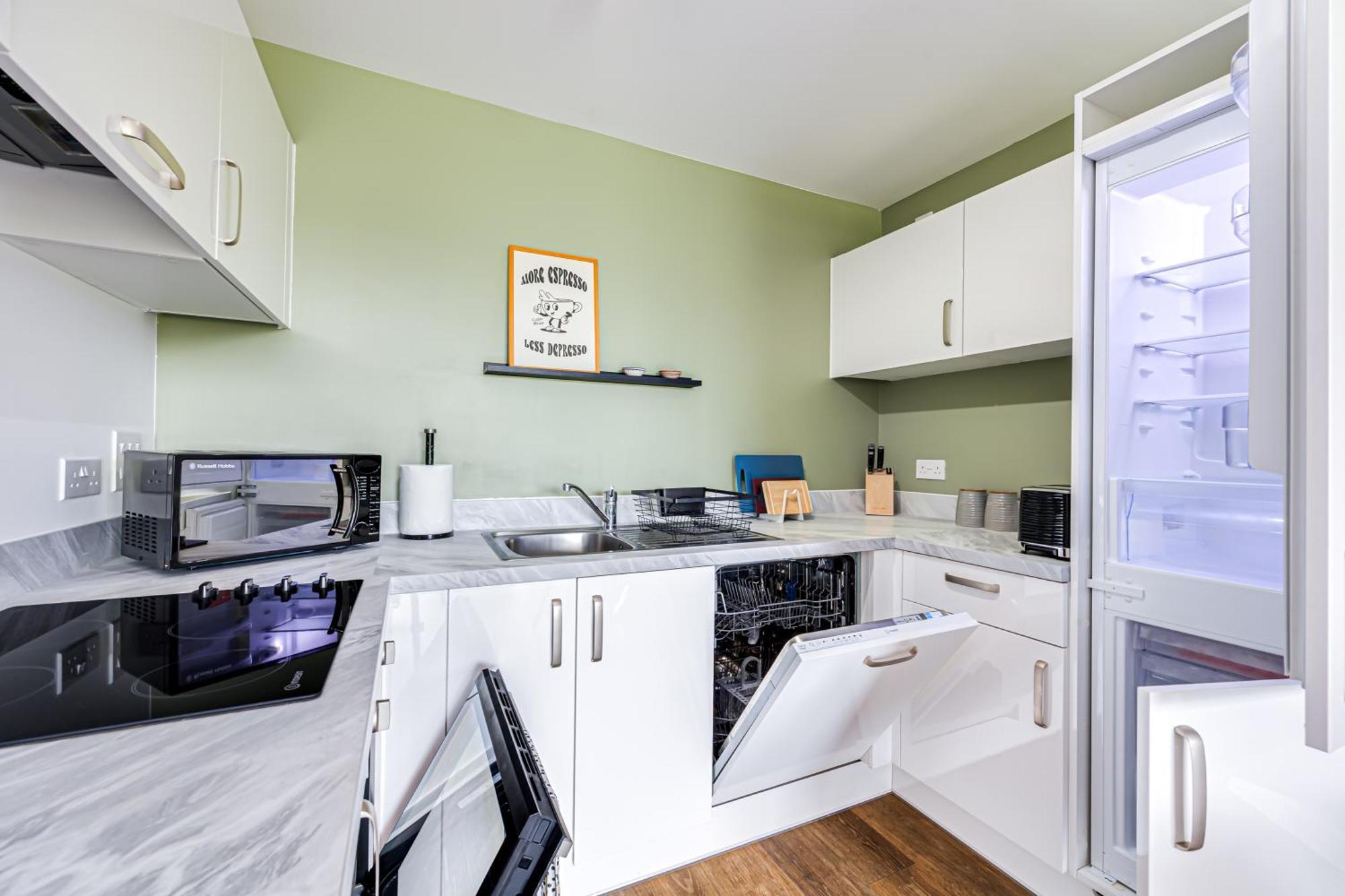 Penthouse Apartment - City Centre - Secure Parking, Balcony, Self-Check-In, Fast Wifi And Smart Tv With Netflix By Yoko Property Milton Keynes Dış mekan fotoğraf